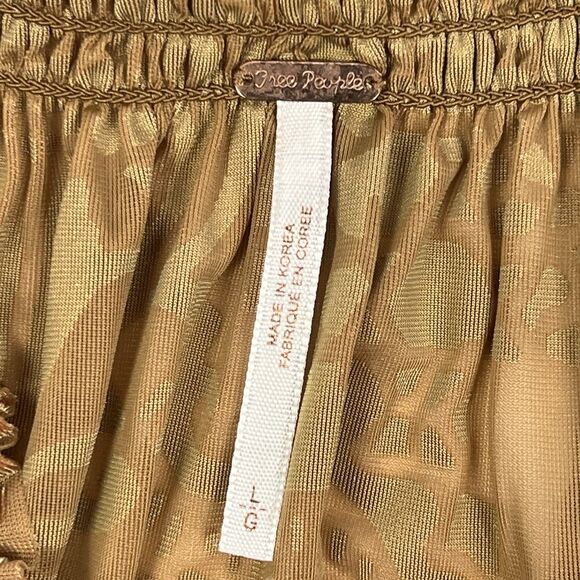 Free People A Little Twist Off The Shoulder Tan Floral Velvet Top Women’s Large - Picture 11 of 13